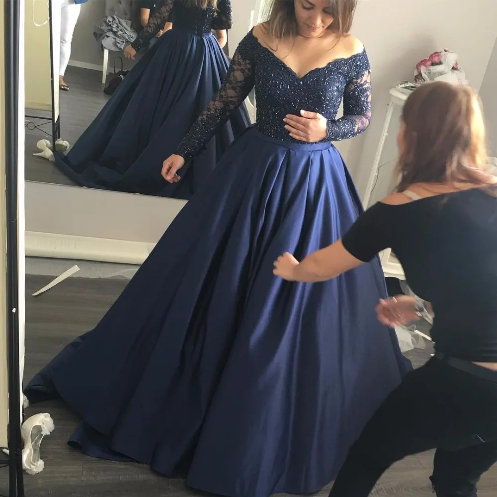 2017 Long Sleeve Prom Dresses with V Neckline Navy Blue Satin Prom