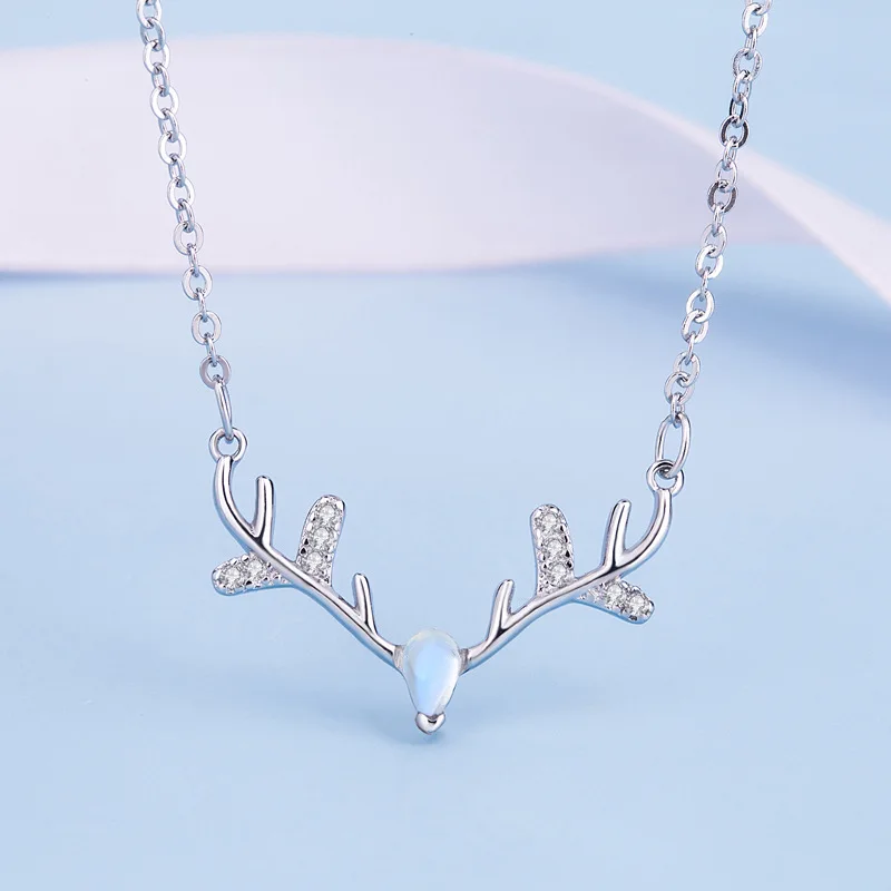 

Europe and the United States new necklace creative rainbow moonlight stone elk pendant female couple simple fashion necklace