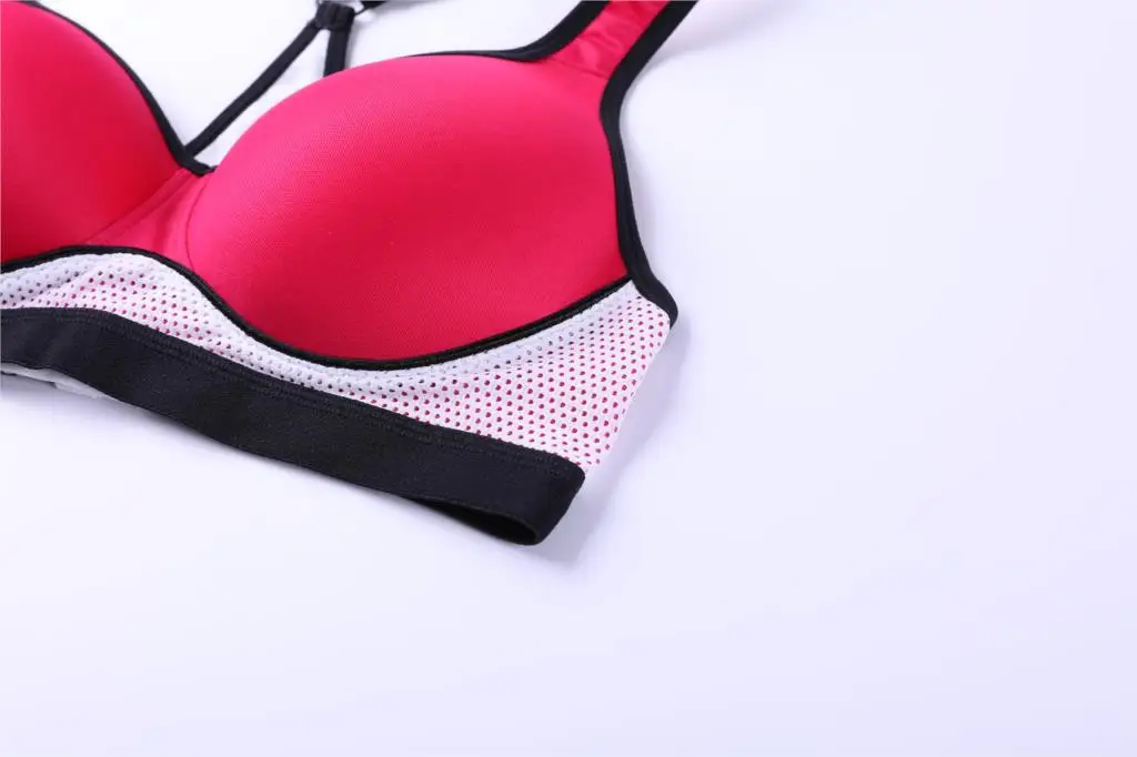 SYROKAN Women's Medium Impact Full Figure Racerback Wirefree Foam Support Sports Bra