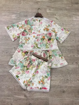 

2020 summer new openwork embroidered top + elastic waist shorts suit