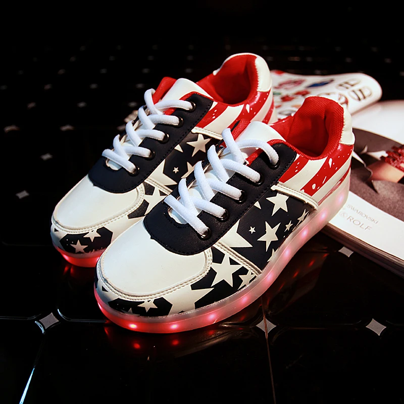 

Size 30-44 Fashion USB LED Light Up Shoes Glowing Shoes Basket Trainers Feminino Luminous Sneakers with Light Soles LED Slippers