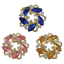 Generous Shining Gold Alloy Full Crystal Rhinestones Flower Buckle Brooch Scarf Clothing Luxury Jewelry Christmas Accessories