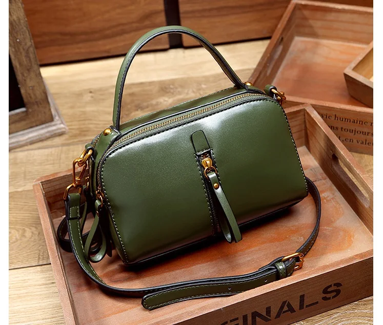 4667589779_472693669