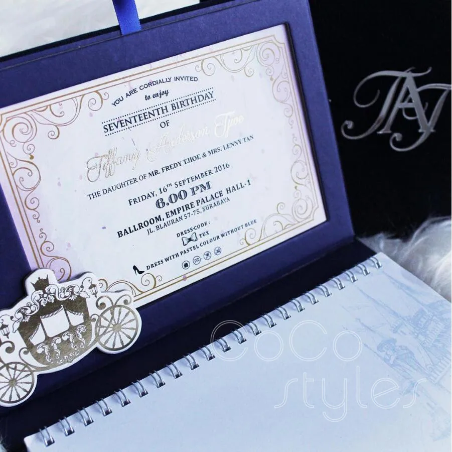 Cocostyles на заказ потрясающий бархат твердый переплет Свадебное приглашение с лазерной резки акриловый логотип для роскошных Свадебные торжества