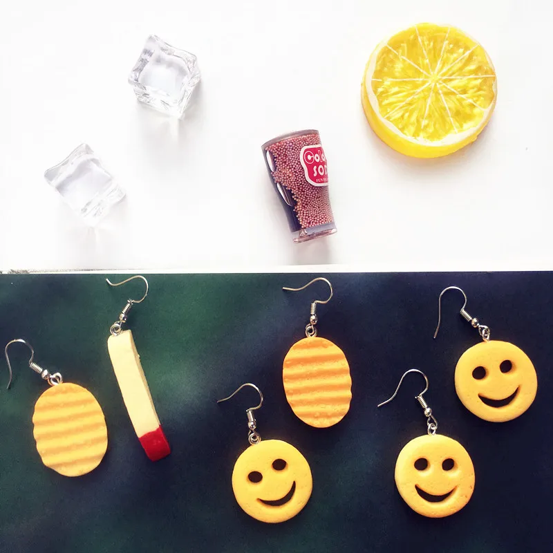 

Creative Mini French fries Potato chips Emoji Biscuit Drop Earrings Resin Interesting Party Jewelry Vacation Travel Food earring