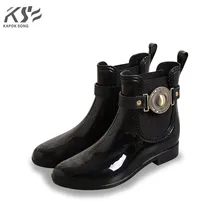 Женские непромокаемые сапоги водонепроницаемые ботильоны женские резиновые сапоги Роскошные дизайнеры женской обуви плащи ПВХ окружающей среды удобная обувь женские