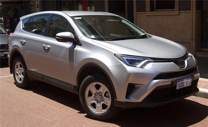 1280px-2016_Toyota_RAV4_(ASA44R_MY16)_GX_wagon_(2017-01-15)_01