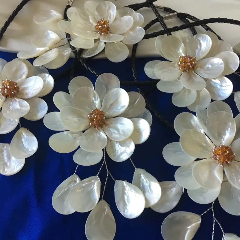 LJHMY Кристальные бусины, Пресноводный Жемчуг, белая Морская раковина, цветочное ожерелье для женщин, массивное ожерелье, колье для свадебной вечеринки - Окраска металла: 1 BIG WHITE tassel