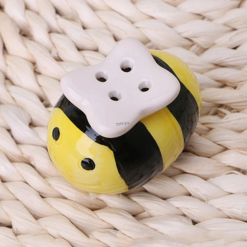 Ceramic Salt Pepper Shaker Flying Bee Style Seasoning Pot Cooking