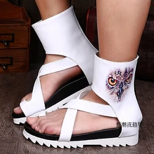 Новинка; модная пляжная обувь; сандалии из натуральной кожи; мужская обувь на толстой подошве с высоким берцем; Черная/Белая Летняя обувь с принтом