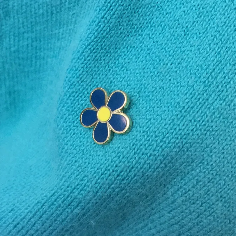 

2pcs 10mm Forget Me Not Masonic WW2 Cute Enamel Small Flower Collar Pins Lapel Pin and Brooches Sonvenior Badge for the Lodge