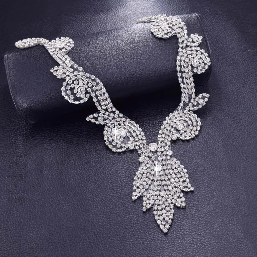 GN-262 Rhinestones iron on neckline (4)