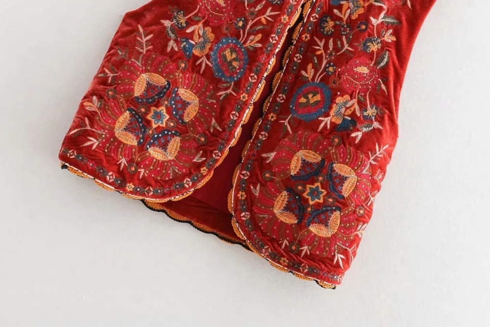 Sleeveless Embroidery Vest - Image 5