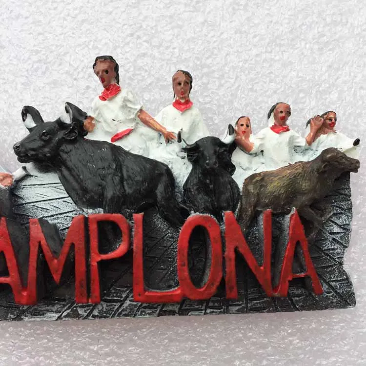 Испания Памплона фестиваль сувенир холодильник стерео живопись