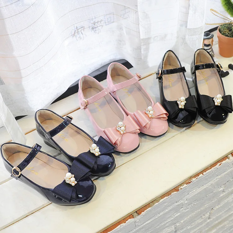 Kalupao/Весенняя детская обувь для девочек; модельные туфли с бантом-бабочкой и жемчугом; кожаная обувь из свиной кожи с зеркальной магической наклейкой; детская обувь