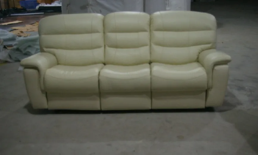 Гостиная современный диван, мягкое кресло с откидывающейся спинкой, диван кожаный диван с консолью 8056