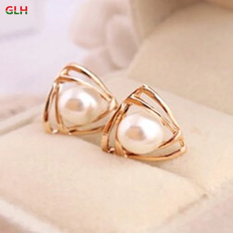 

Korean fashion jewelry wild personality female glossy pearl earrings manufacturers wholesale