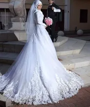 2017 Long Sleeve Muslim Arabic Style Lace Wedding Dress Lace up Back Islamic Dubai Wedding Gown With Hijab Robe De Mariage