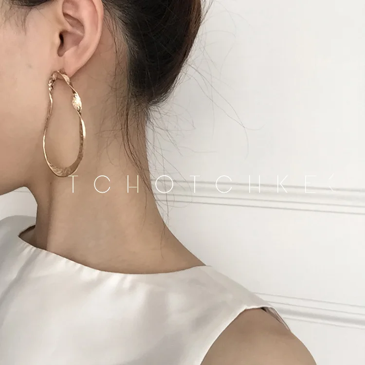 

Brand New HQDE014 Ins Punk Geo Irregular Statement Stud Earrings Women Party Sweety Top Rock Club Runway Trendy Designer