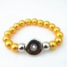 Ручной работы Упругой желтый Жемчуг Защелками Кнопка Браслет DIY Бусы Мода Щелкает Браслет