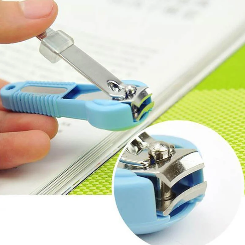 1pc-elderly-Children-Pocket-Finger-Toe-Nail-Clipper-Cutter-with-Magnifying-Glass-Trimmer-Manicure-Pedicure-Care (2)