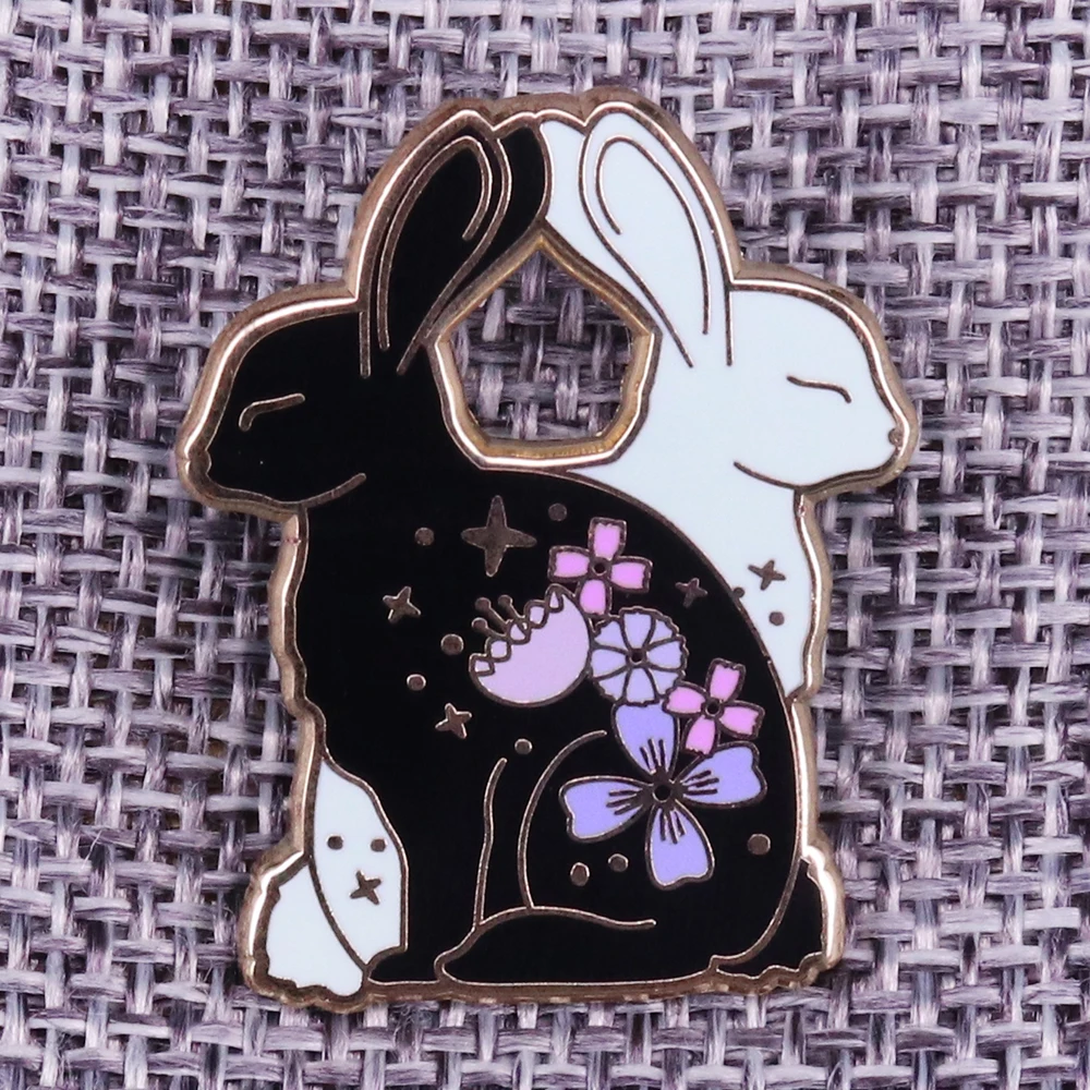 

cat pins black and white