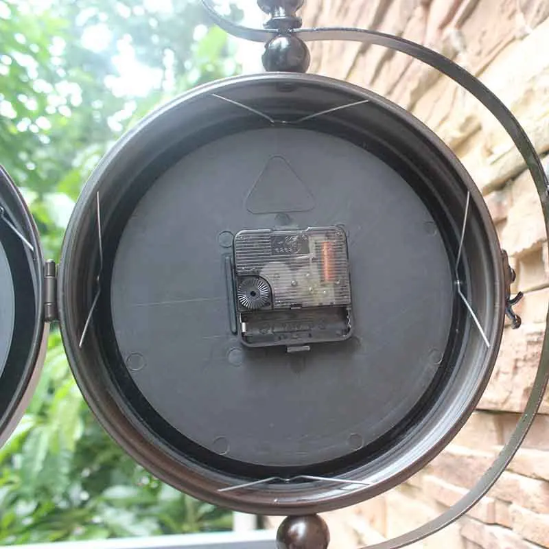 Reloj de pared de Metal de doble cara decorativo de la vendimia Reloj de pared de la estación del estilo antiguo reloj colgante del pájaro Reloj de pared de doble cara Reloj de pared de Metal de doble cara decorativo de la vendimia Reloj de pared de la estación del estilo antiguo reloj colgante del pájaro Reloj de pared de doble cara