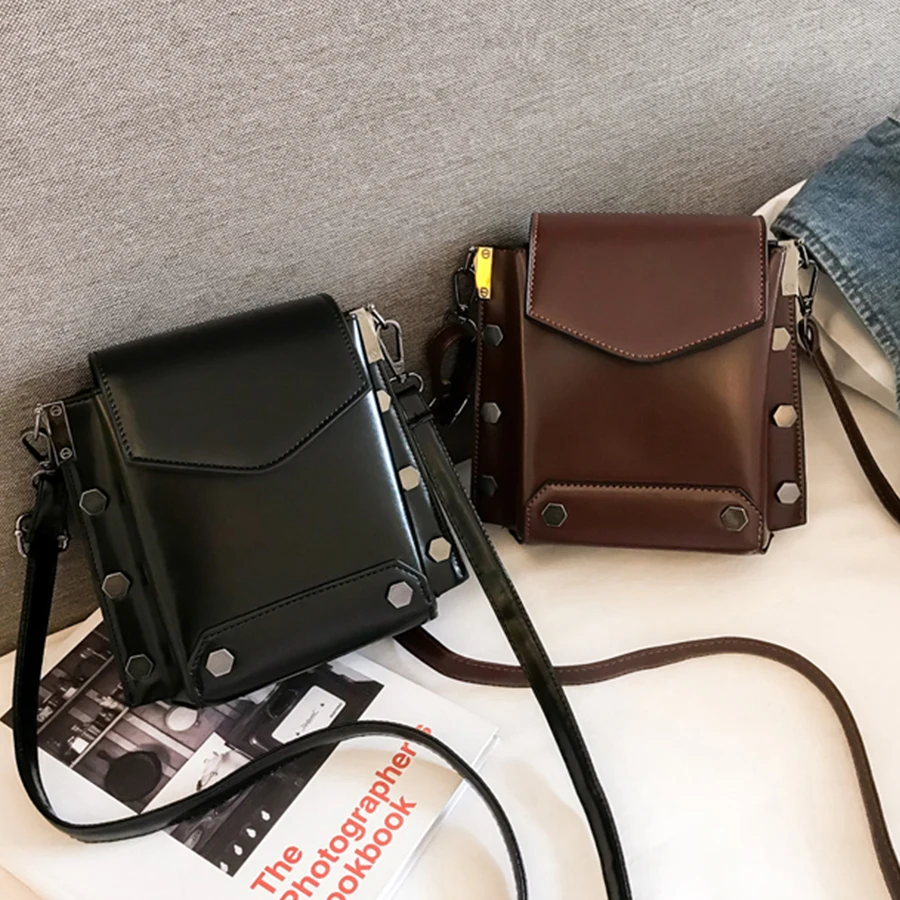 

Rivet Small Flap Bag Pu Leather Women Shoulder Messenger Bag Flip Cover Casual Crossbody Bags Designer Dinner Clutch Purse 2019