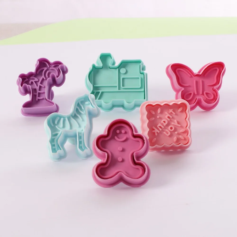 

3D Cartoon Toys Cookie Cutter Animal Mold Plunger Sugarcraft Biscuit Baking Mould DIY Fondant Decorating Tools Baby Gift