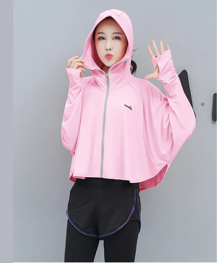 Pink UHYTGF новая Солнцезащитная одежда женские короткие пальто на открытом воздухе Велоспорт Анти-УФ летние топы женские с капюшоном тонкие большие размеры пальто 1472 - Цвет: Pink