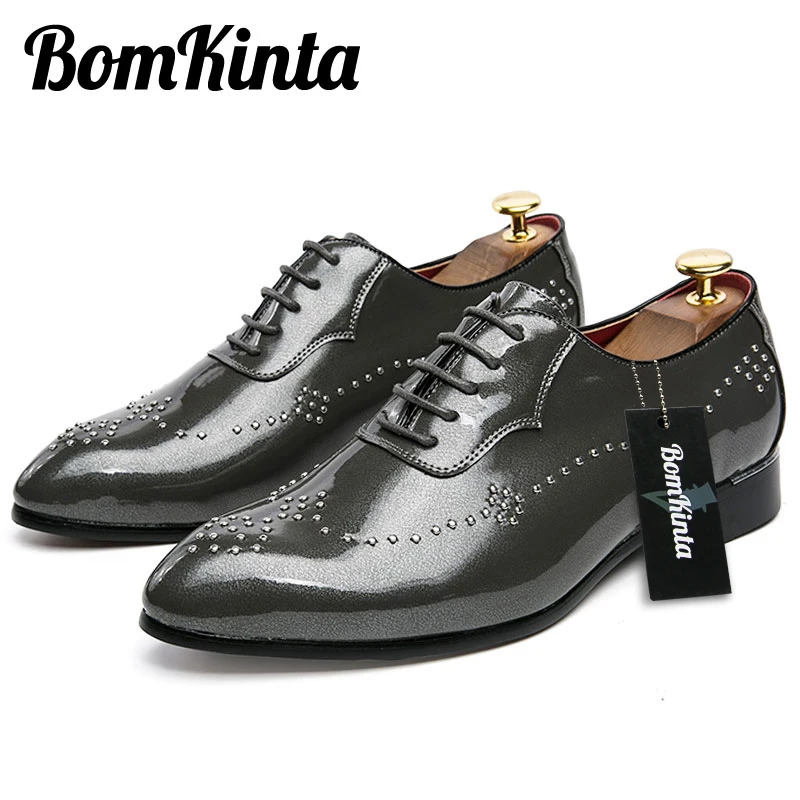 BomKinta/модные мужские туфли в деловом стиле с заклепками; кожаные модельные туфли; Мужские броги в британском стиле; мужские свадебные туфли на плоской подошве с острым носком