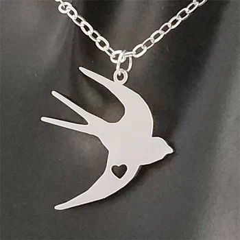 

Stainless steel golden swallow pendant necklace love animal necklace men and women jewelry Valentine's Day gift
