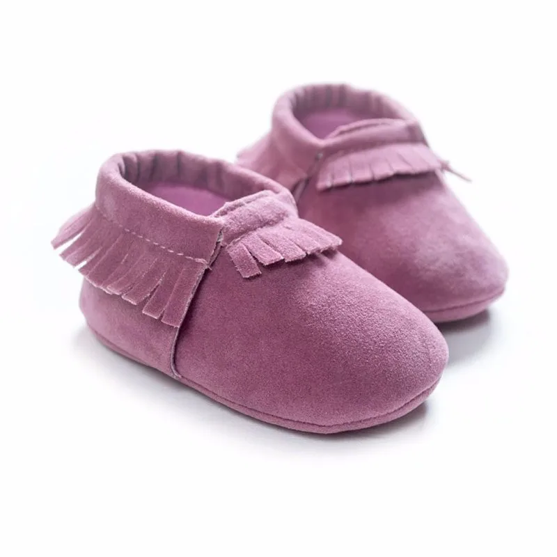 Обувь с кисточками для новорожденных мальчиков и девочек мягкая подошва для малышей коралловые бархатные детские мокасины обувь для малышей из искусственной кожи