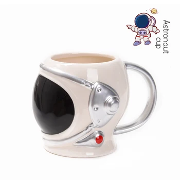 

Creative Astronaut Helmet 3D Porcelain Mugs With Handgrip Spaceman tumbler Ceramic Coffee Mugs Office Office Home Tea Cups Gifts