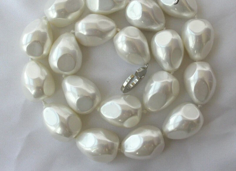 

Jewelr 004682 classic big 20mm baroque white south sea shell pearl necklace