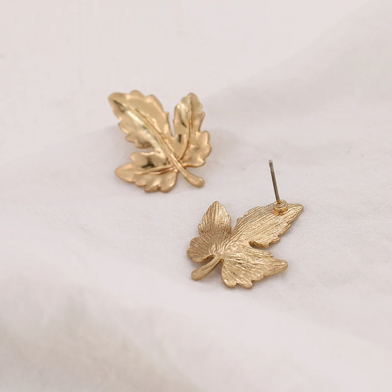 YMYW модные минималистичные маленькие серьги-гвоздики с листьями, растительный цинковый сплав, Золотой Ретро стиль, женское праздничное массивное ювелирное изделие в подарок с подвесками