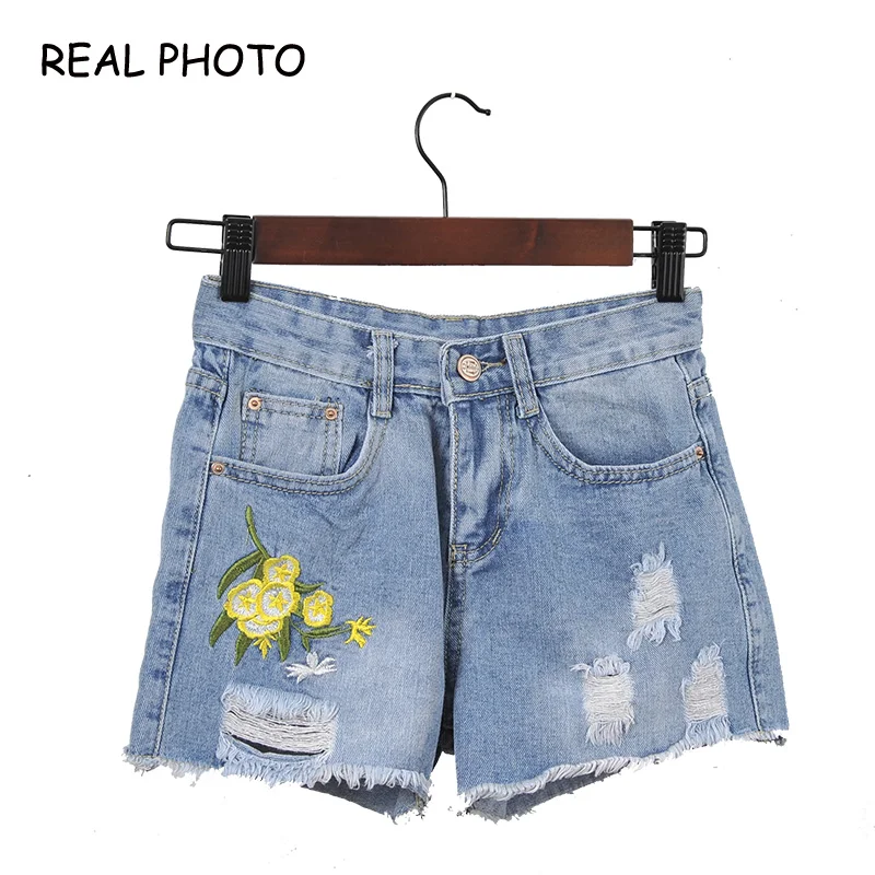 

REAL PHOTO Women Hot Shorts Jeans Trend Scratched And Chrysanthemum Embroidery Femme C Denim Short Pants