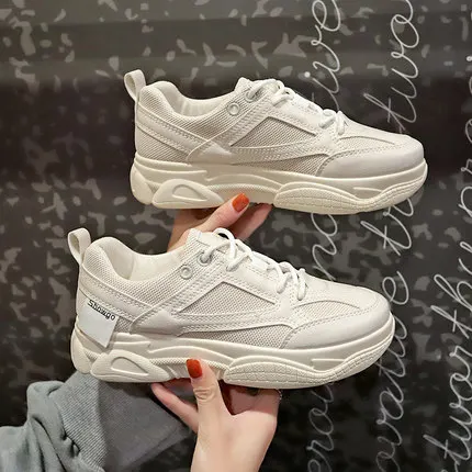 

2018 spring and autumn new mesh breathable flat shoes Korean version of the wild student casual shoes.