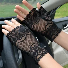 Модные короткие женские кружевные перчатки, Летние черные перчатки для вождения, митенки без пальцев, элегантные сексуальные танцевальные перчатки для женщин AGB239