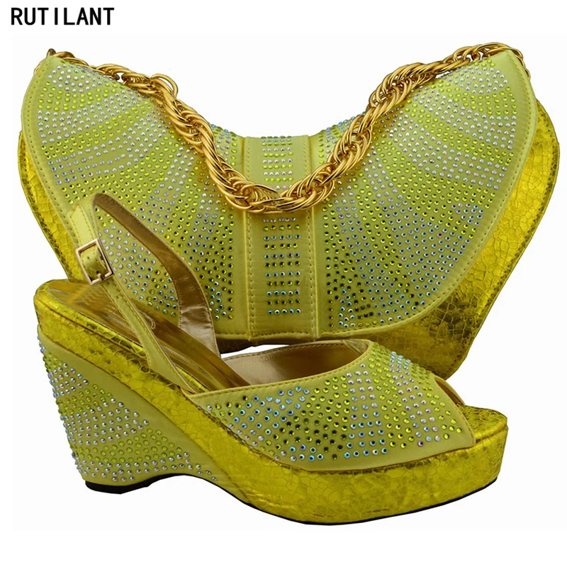 

Gold Color Nigerian Party Shoe and Bag Sets African Women Wedding Shoes and Bag Set Decorated with Rhinestone Party Shoes Bag