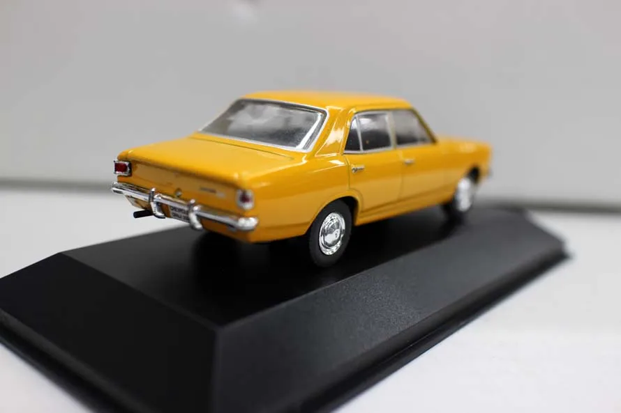 Высокая имитация 1969 chevrolet opala 2500 модель, 1:43 сплав автомобиля игрушки, металлические отливки, Коллекционная модель