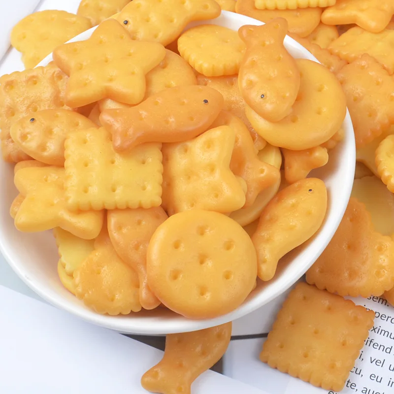 

20 Piece/lot Cute Cartoon Mini Simulation Biscuits Model Small Statue Figurine Crafts Ornament Miniatures Phone Bag DIY