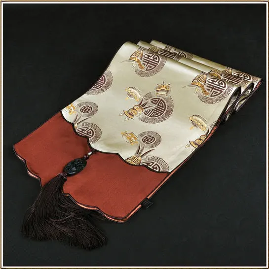 

The new Chinese style luxury silk brocade table runner Jade jade Ruyi head table flag customization light gold wine glass
