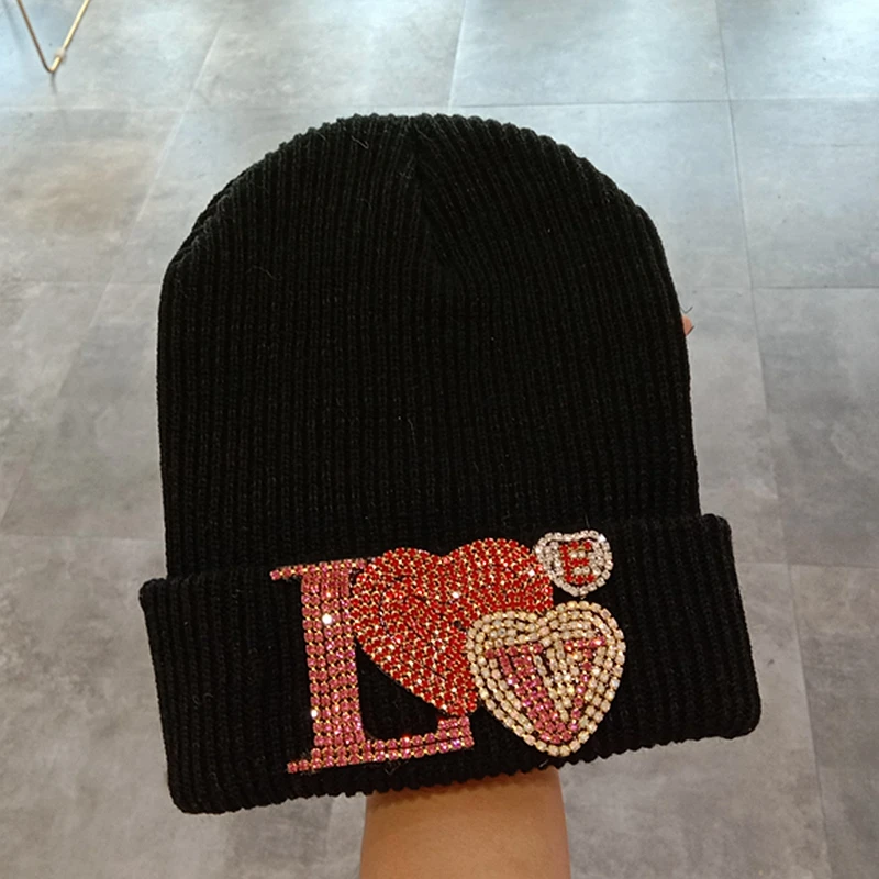 Зимние женские теплые шапки 2018 роскошные с кристаллами Love вязаная шапка головные