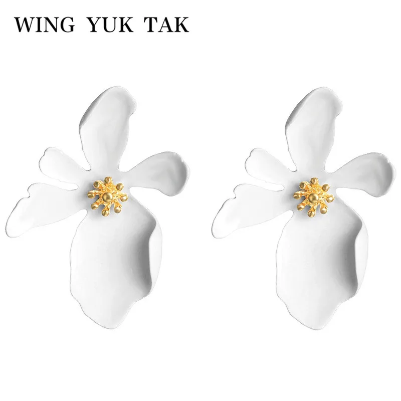 

wing yuk tak Trendy Korean Earrings For Women Hot Sales Jewelry Beautiful White Plant Flower Stud Earrings 2019