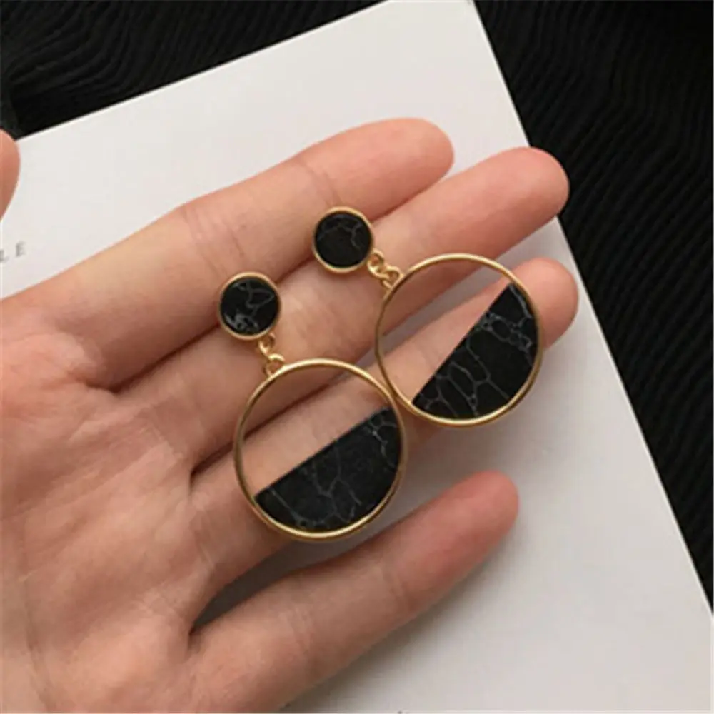 

Handmade Fashion Simple Geometric Circular Marble Long Earrings Girls Popular Earrings Earrings Temperament Chosen New