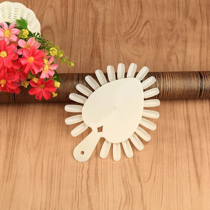

2019 New 1pc Multiple Colors Best Selling DIY 10 Pieces Heart Shape Tool Palette Nail Card Chart 21 Color Board Heigh Quality