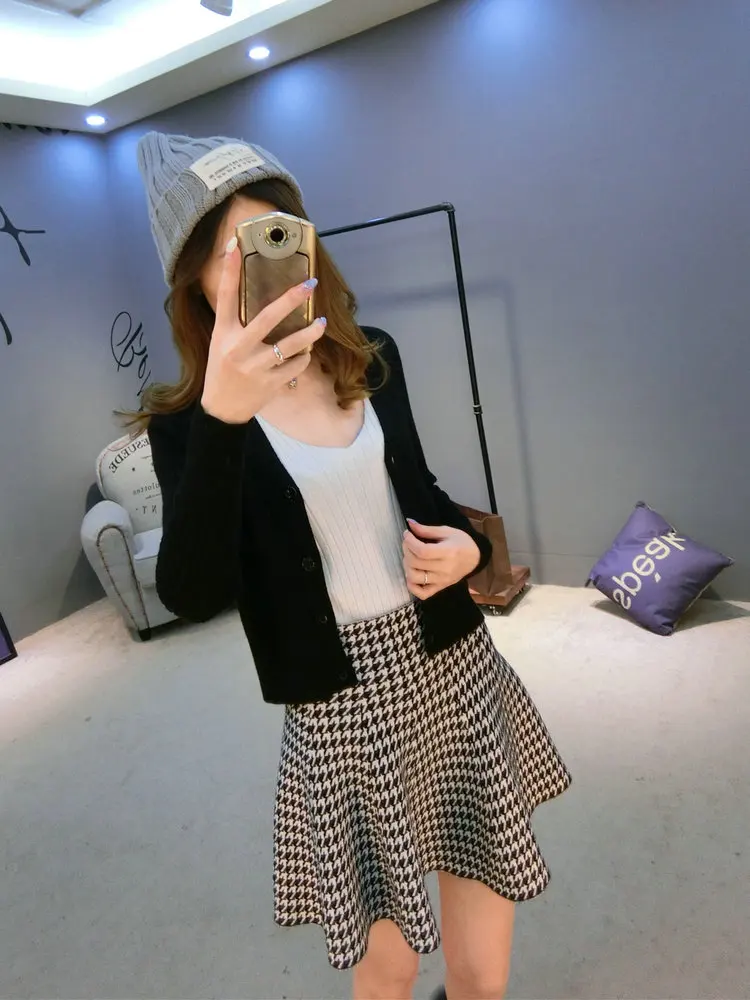  (6)