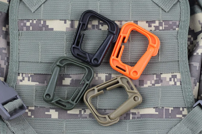 backpack carabiner (1)