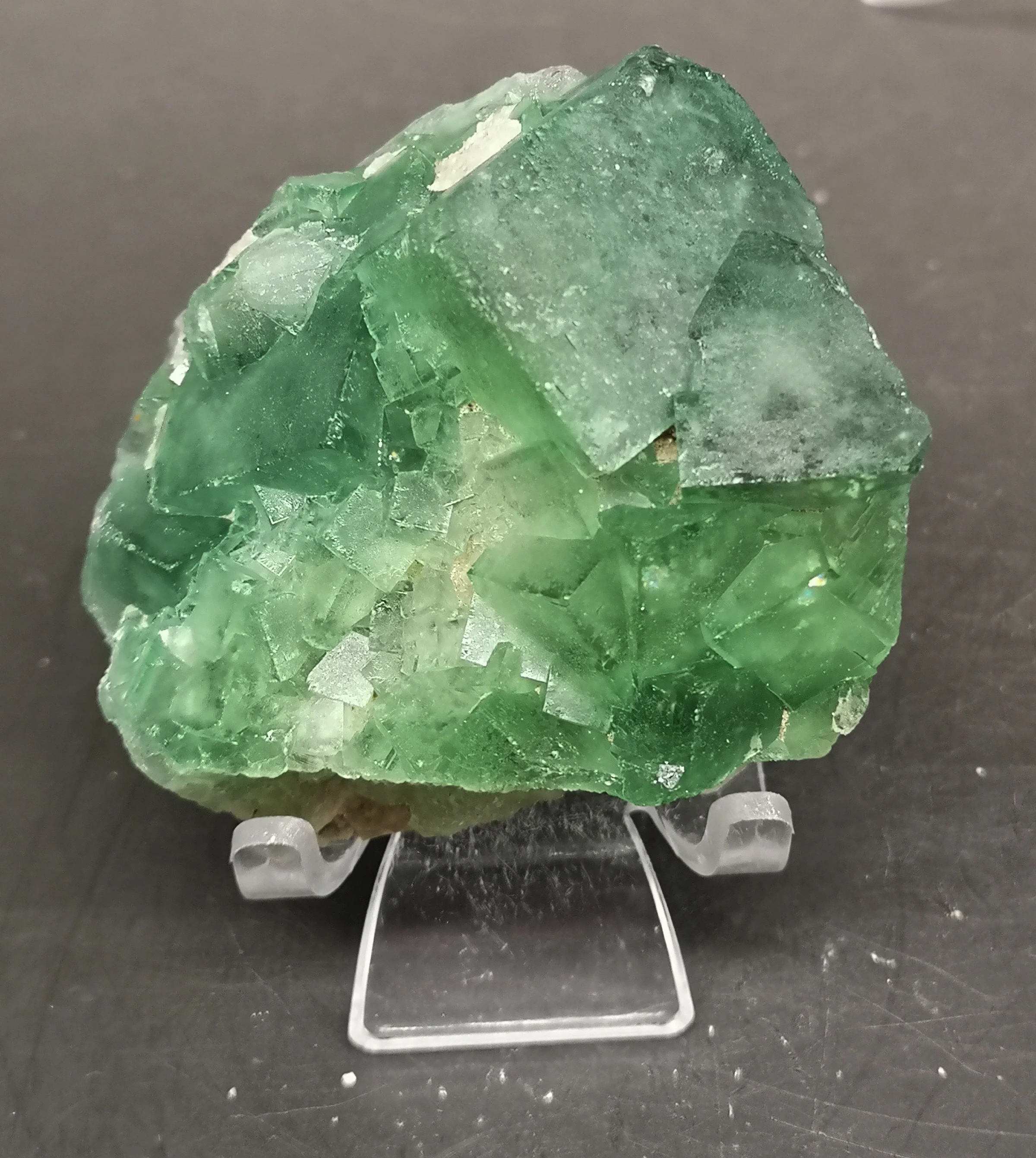 174g Natural Large crystal green fluorite cluster mineral crystal specimens Stones and crystals Healing crystal